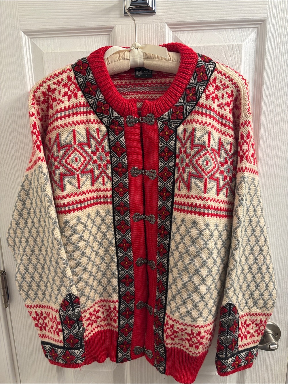 DALE OF NORWAY Vintage Snowflake Nordic Knit Cardigan Sweater Size L - FAB!